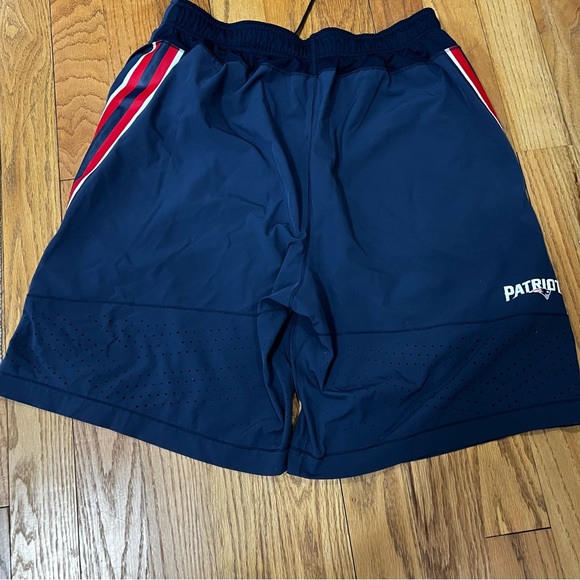 Nike Sideline Players Shorts - Picture 2 of 2